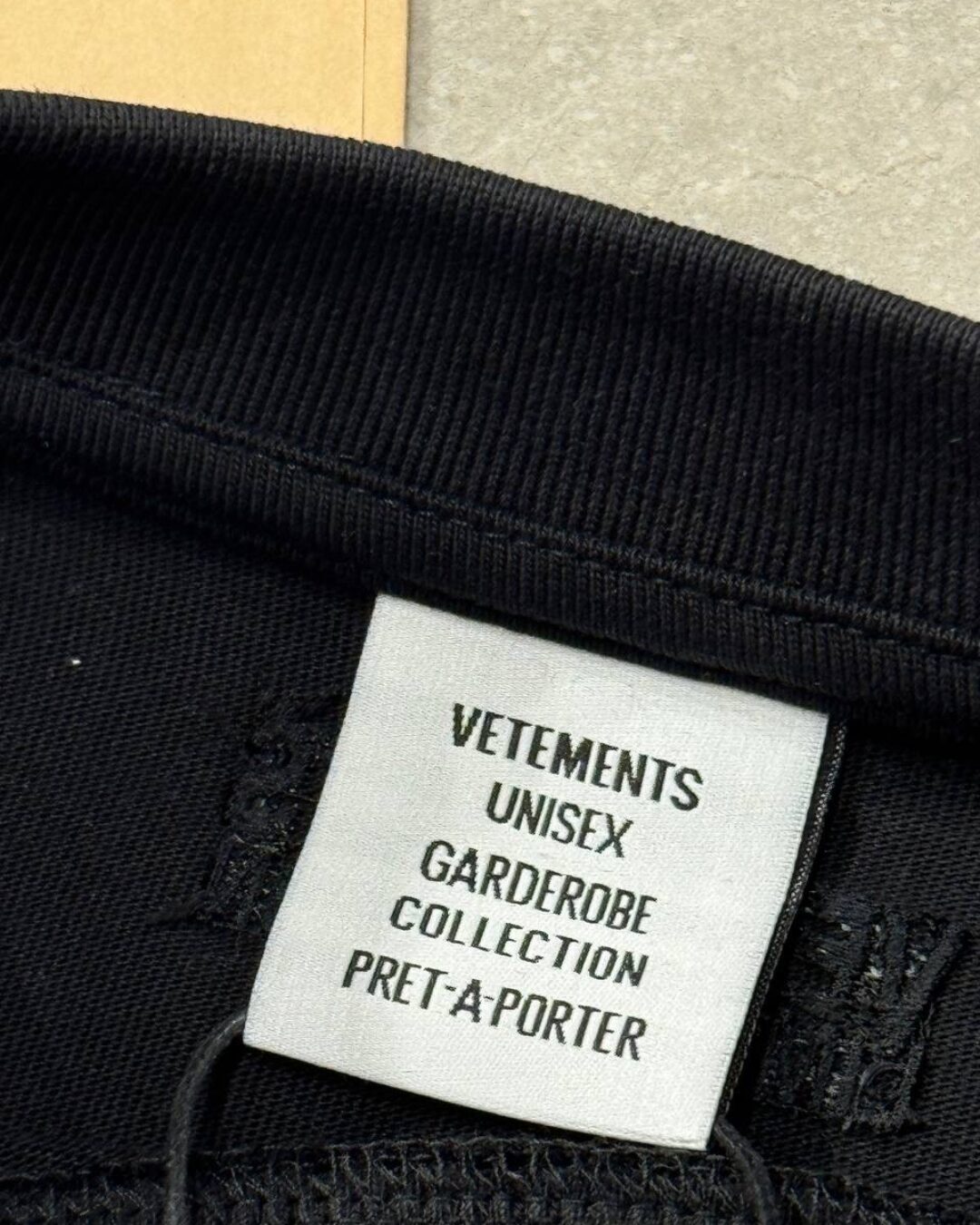 Футболка Vetements For Rent