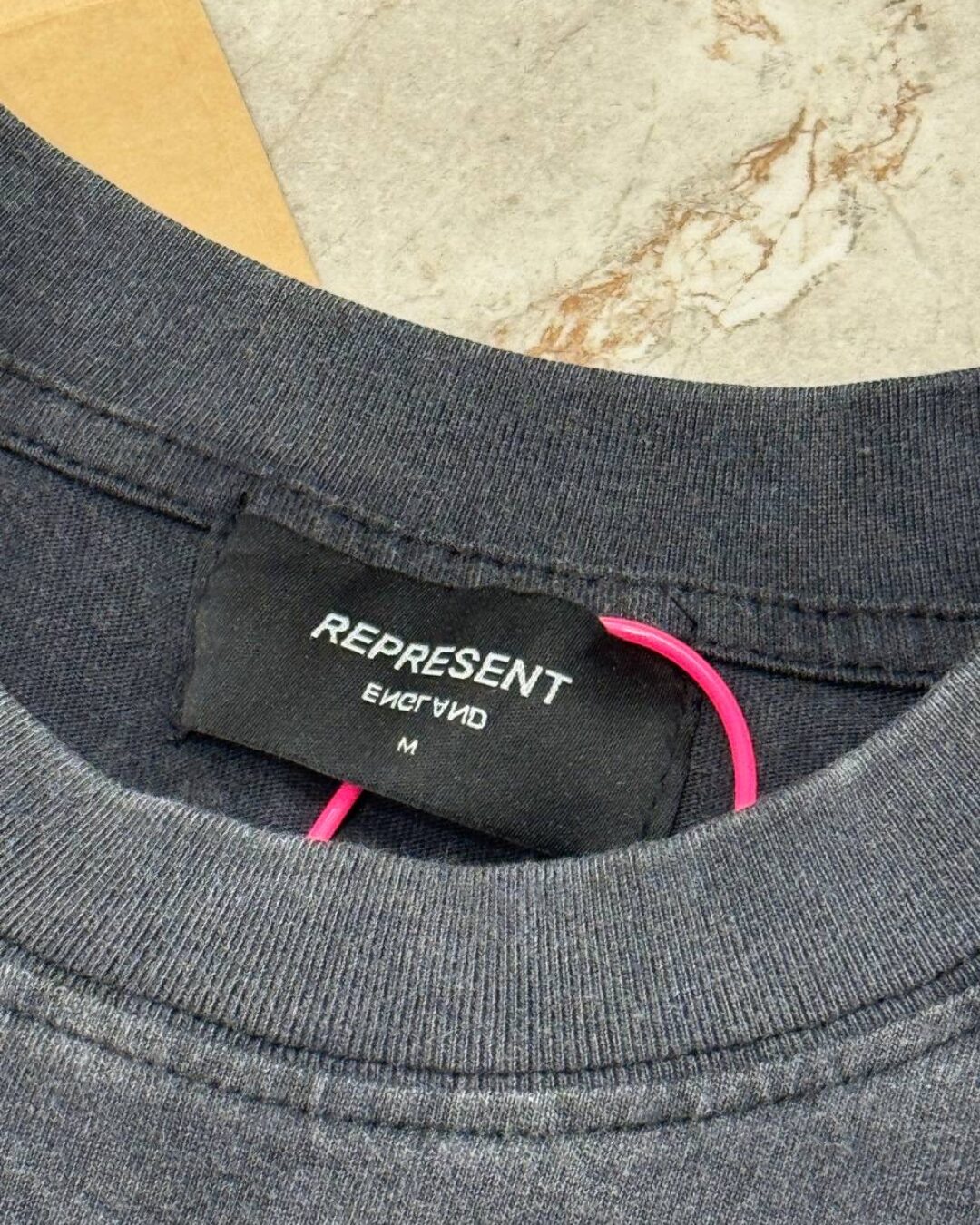 Футболка Represent