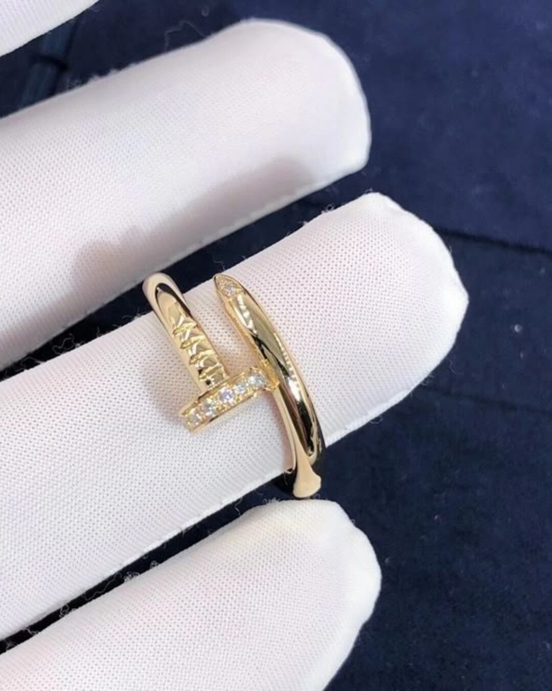 Кольцо Cartier Juste un Clou