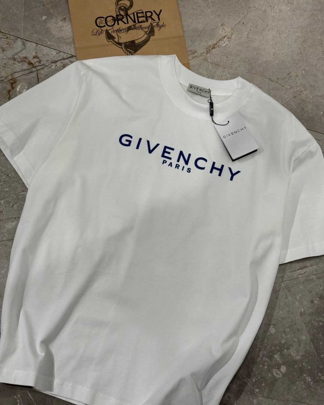Футболка Givenchy