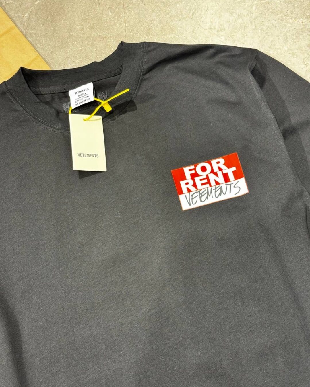 Футболка Vetements