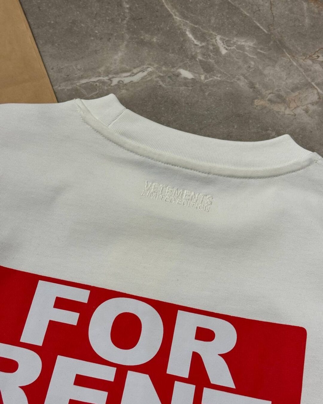 Футболка Vetements For Rent