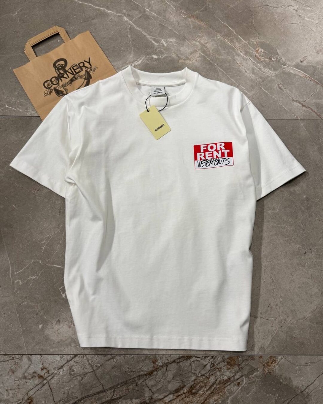 Футболка Vetements For Rent