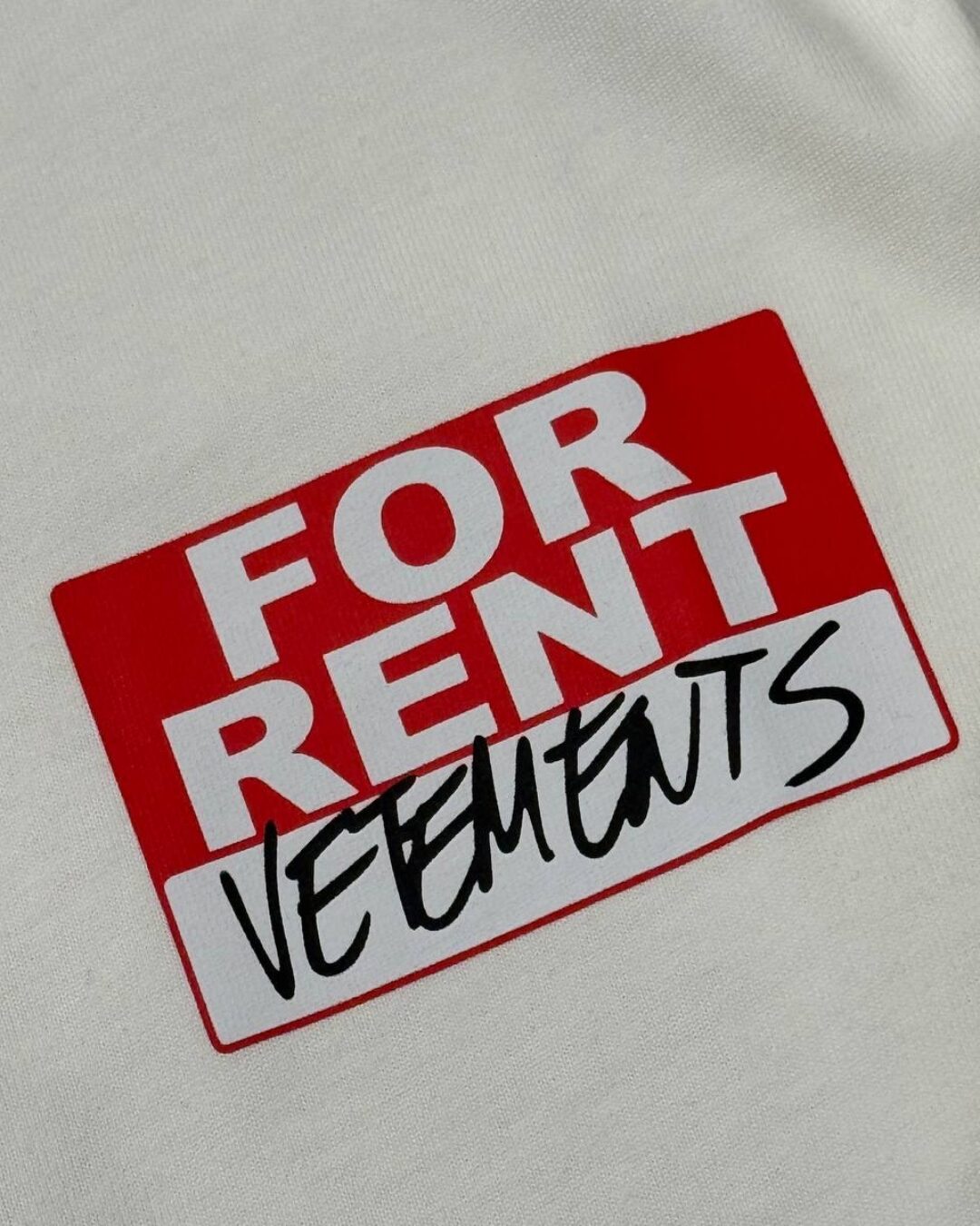 Футболка Vetements For Rent