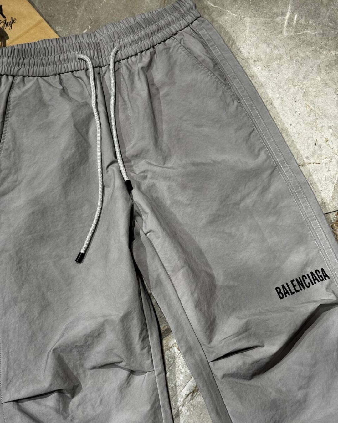 Штаны Balenciaga