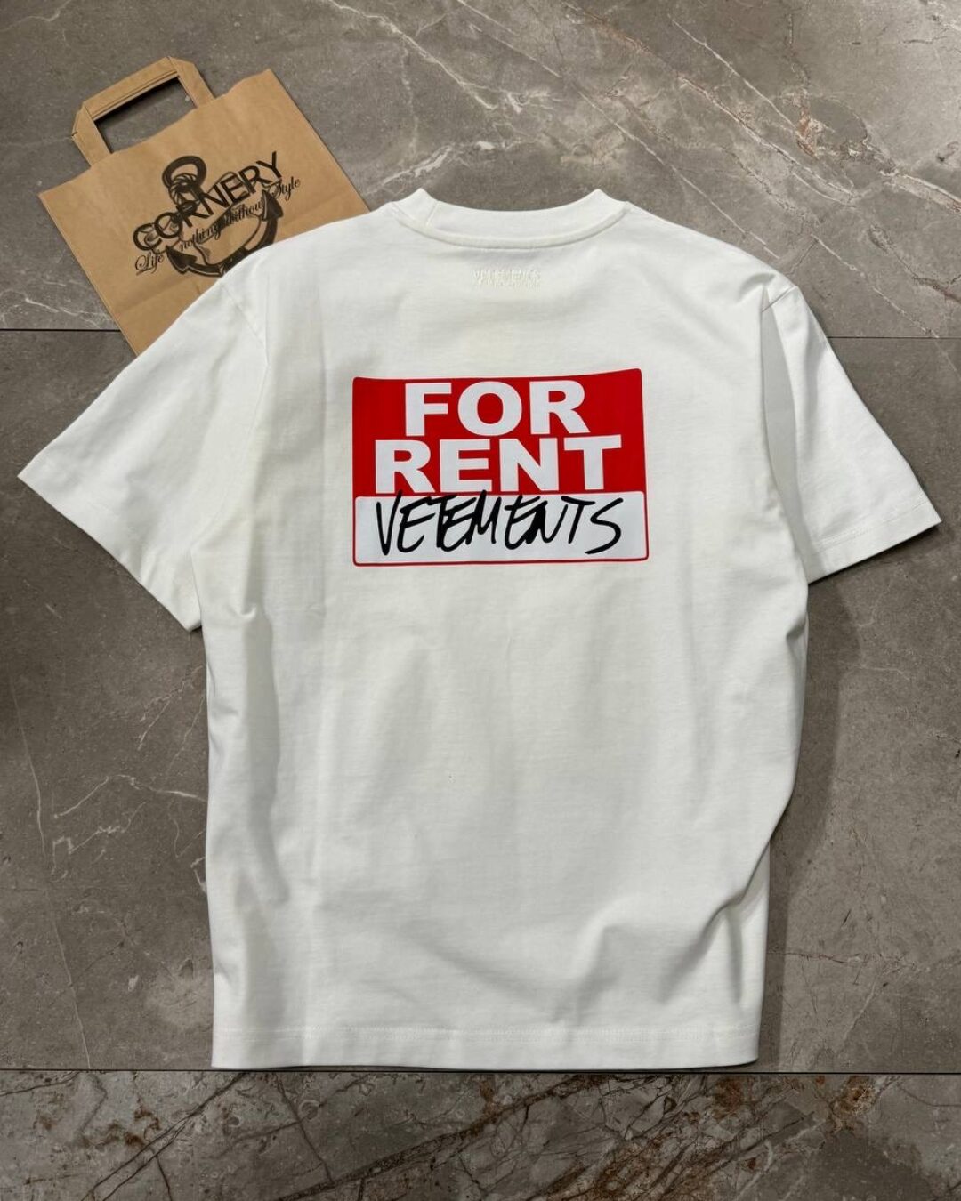 Футболка Vetements For Rent
