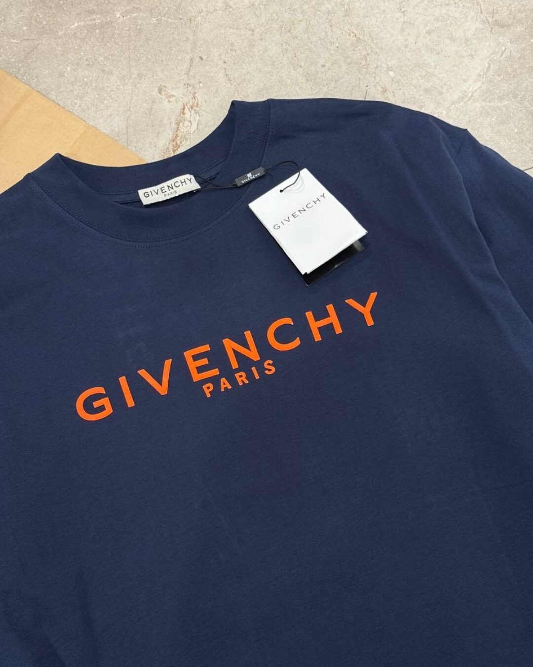 Футболка Givenchy