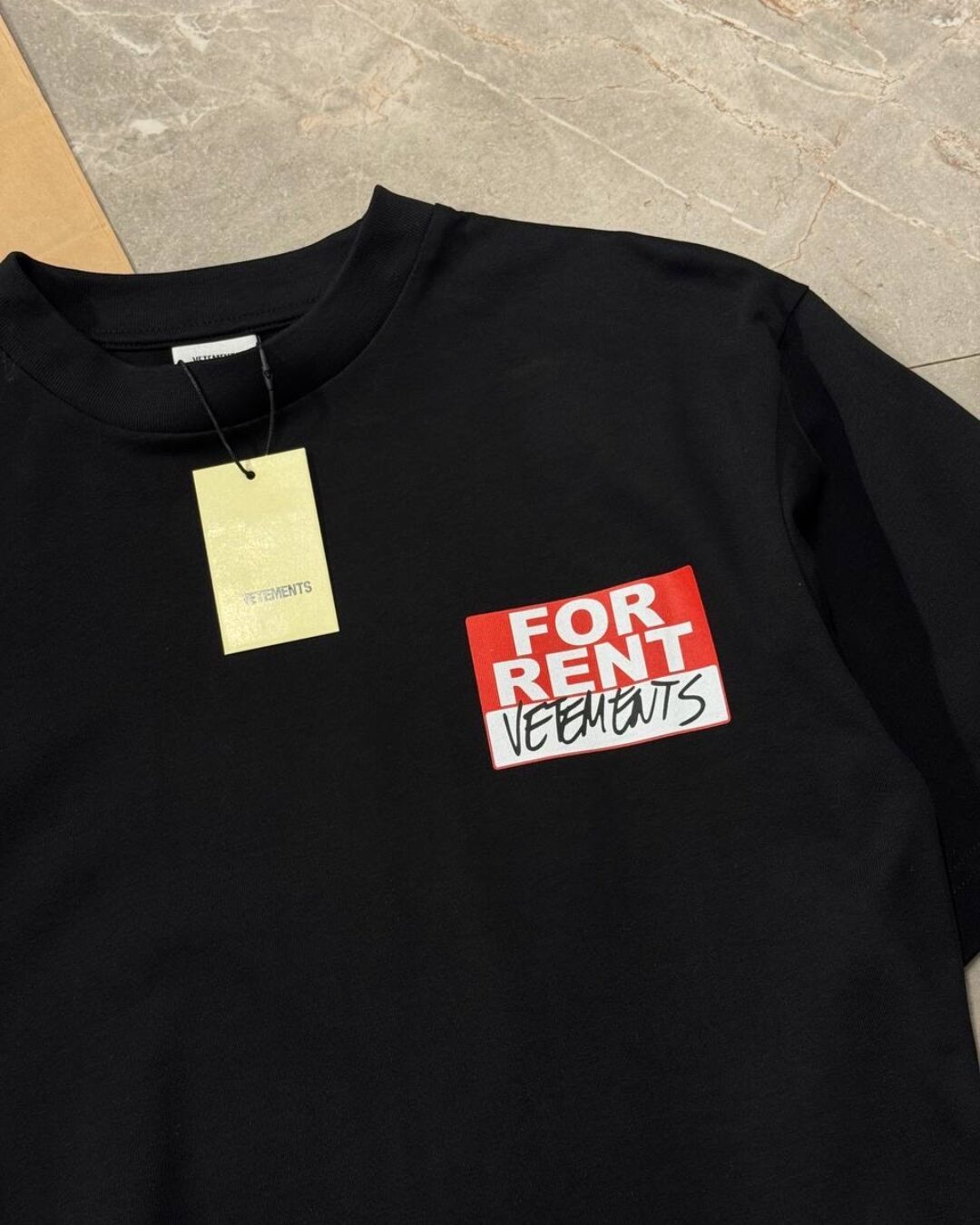 Футболка Vetements For Rent