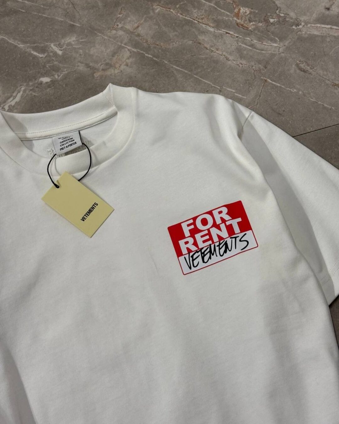 Футболка Vetements For Rent