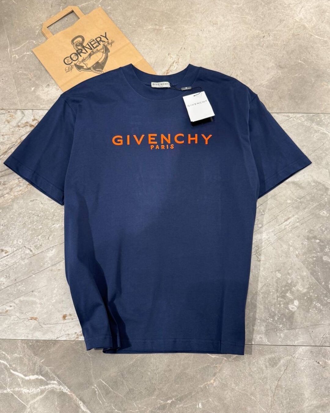 Футболка Givenchy