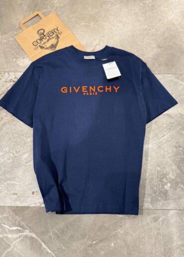 Футболка Givenchy