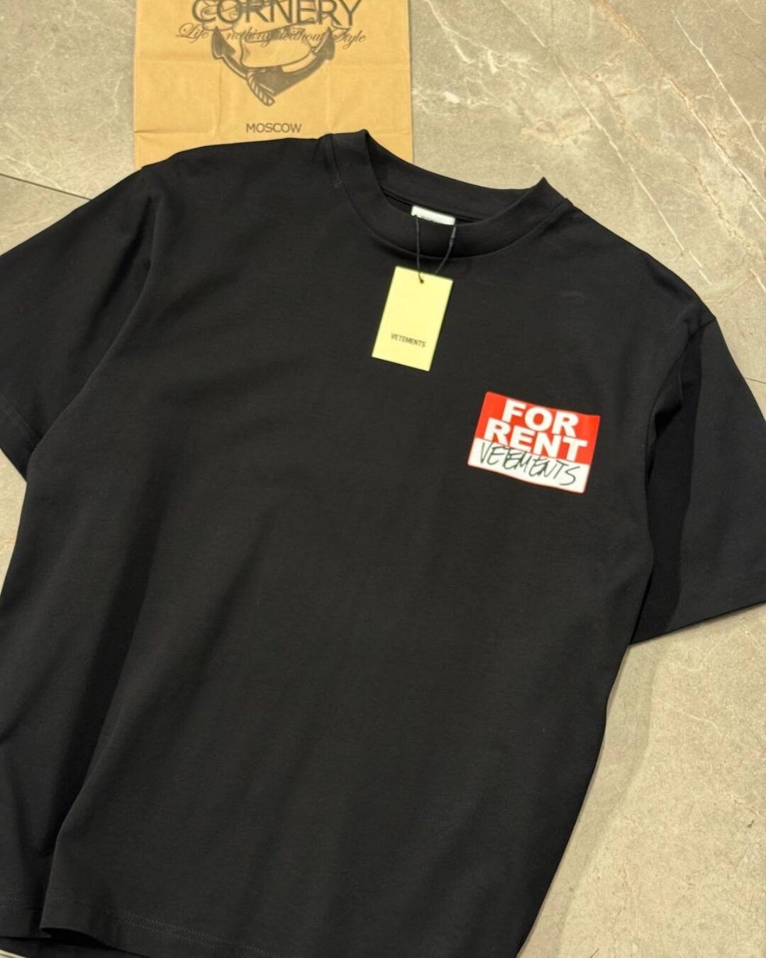 Футболка Vetements For Rent