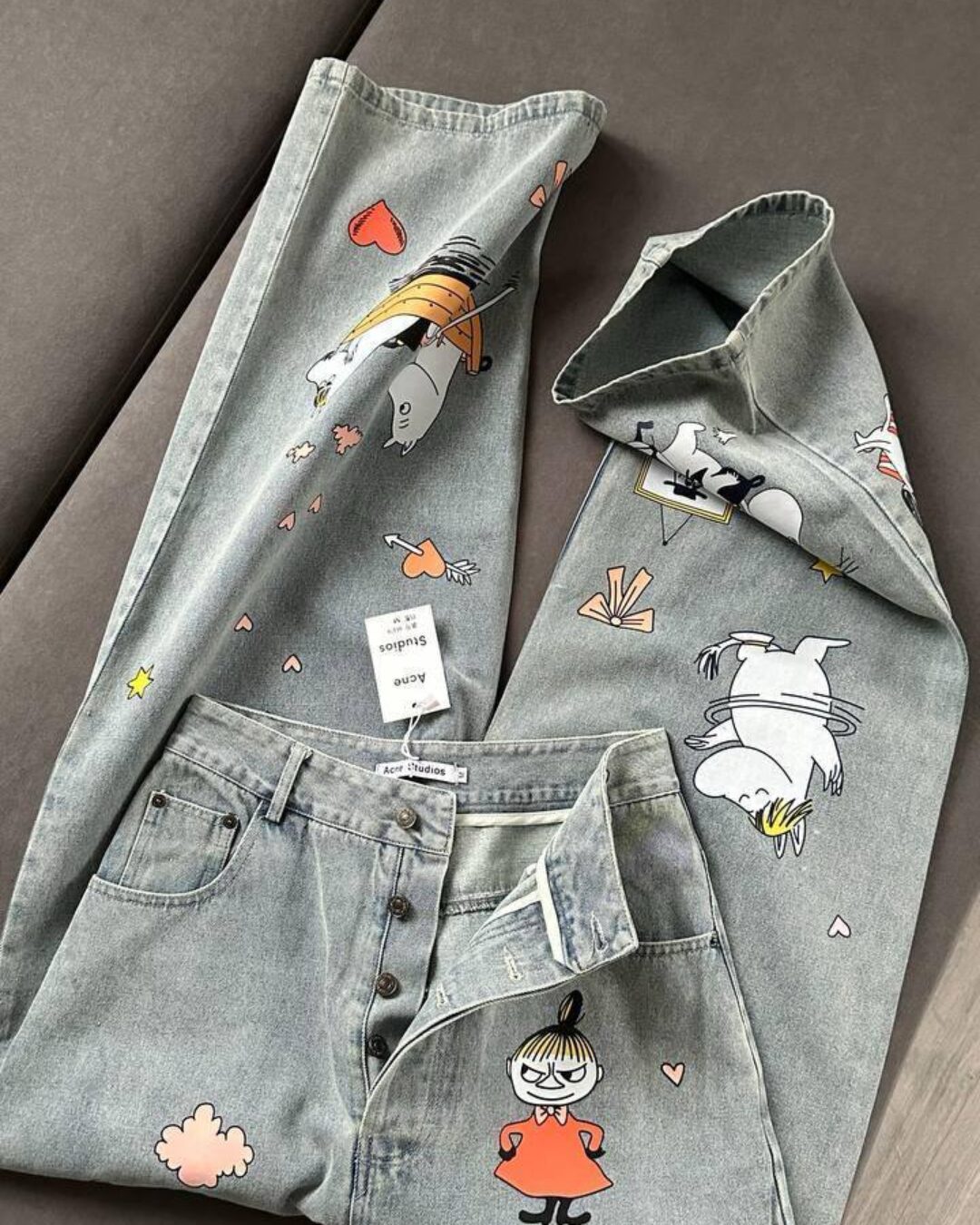 Джинсы Acne x Moomin