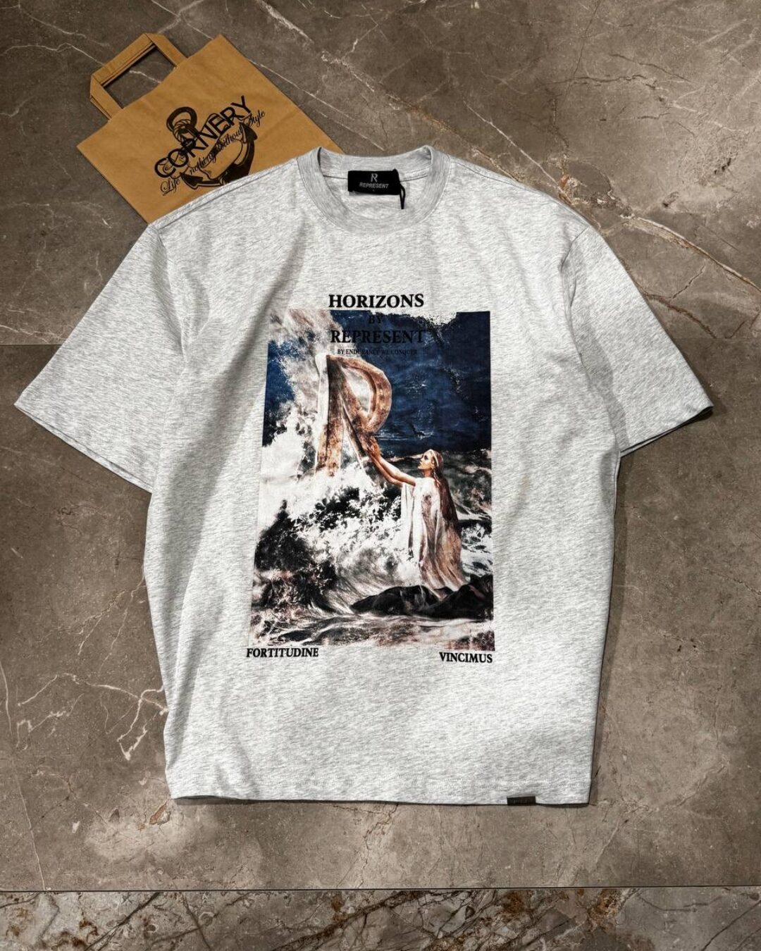 Футболка Represent