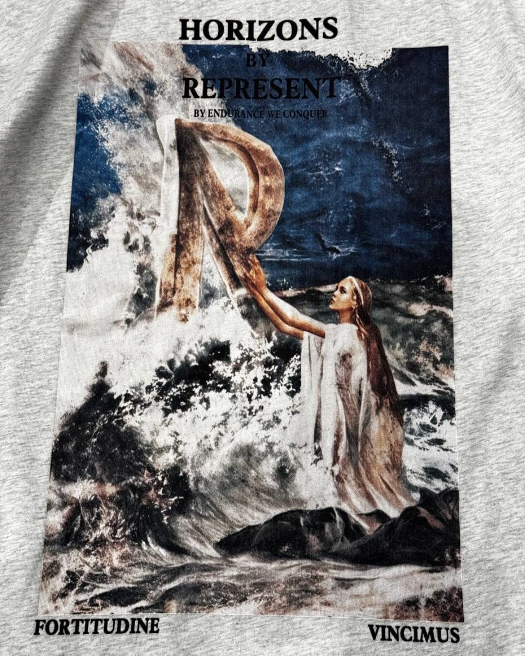 Футболка Represent