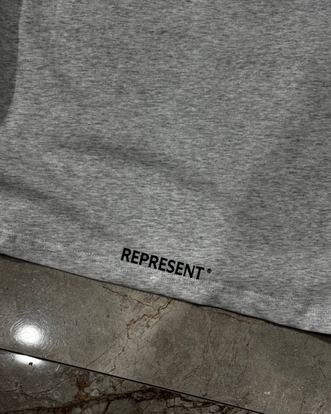 Футболка Represent