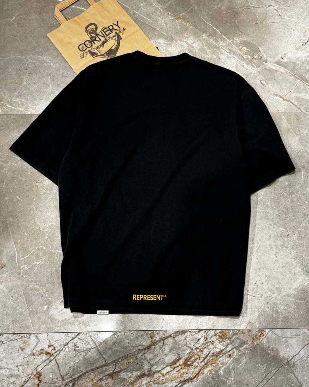 Футболка Represent