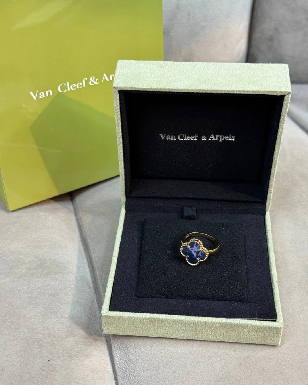 Кольцо Van Cleef & Arpels Vintage Alhambra (Gold/Blue)