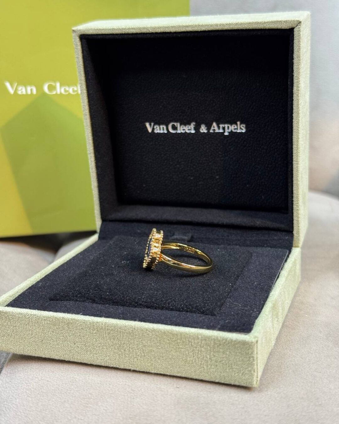 Кольцо Van Cleef & Arpels Vintage Alhambra