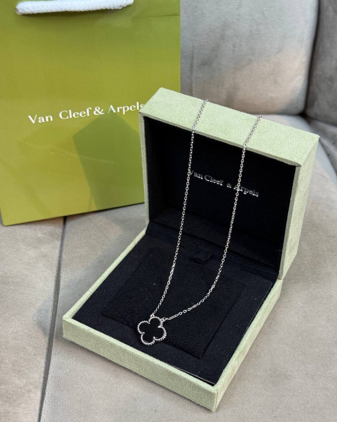 Колье Van Cleef & Arpels Vintage Alhambra