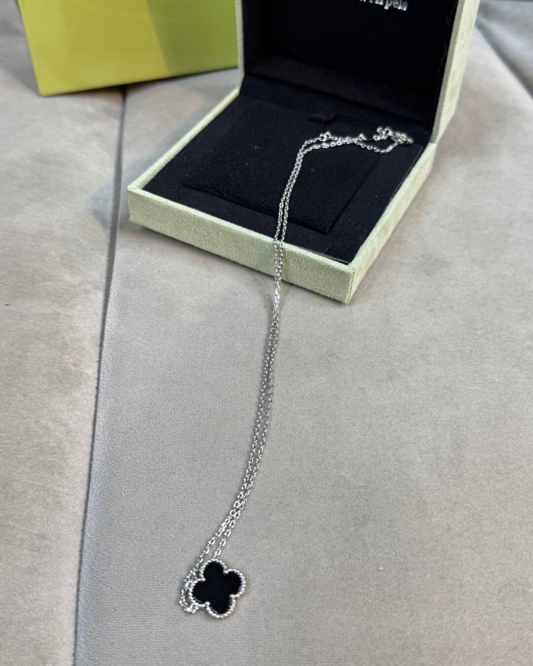 Колье Van Cleef & Arpels Vintage Alhambra