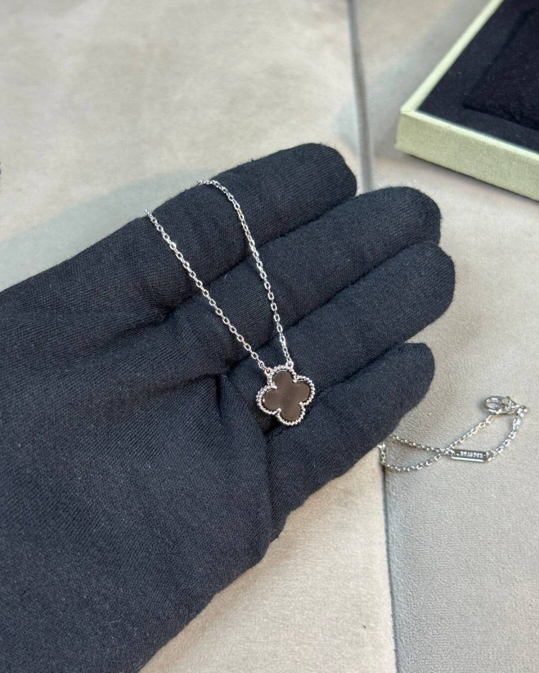 Колье Van Cleef & Arpels Vintage Alhambra