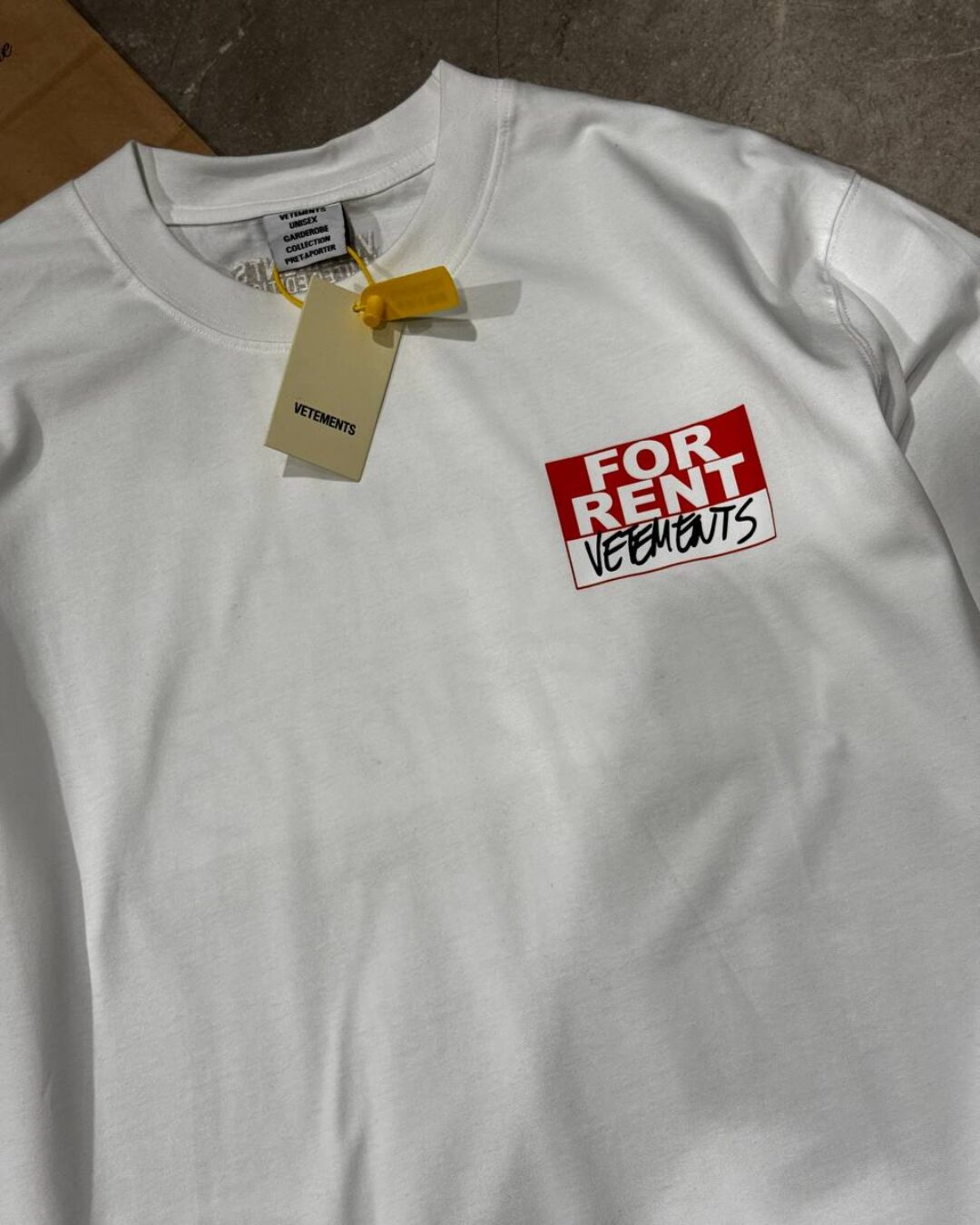 Футболка Vetements