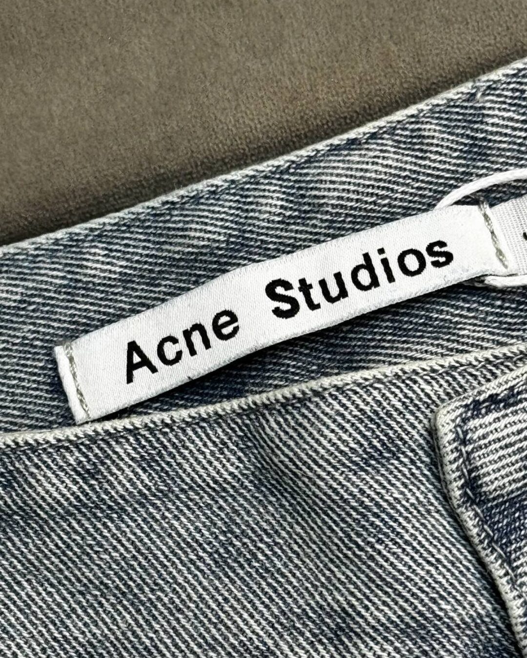 Джинсы Acne x Moomin