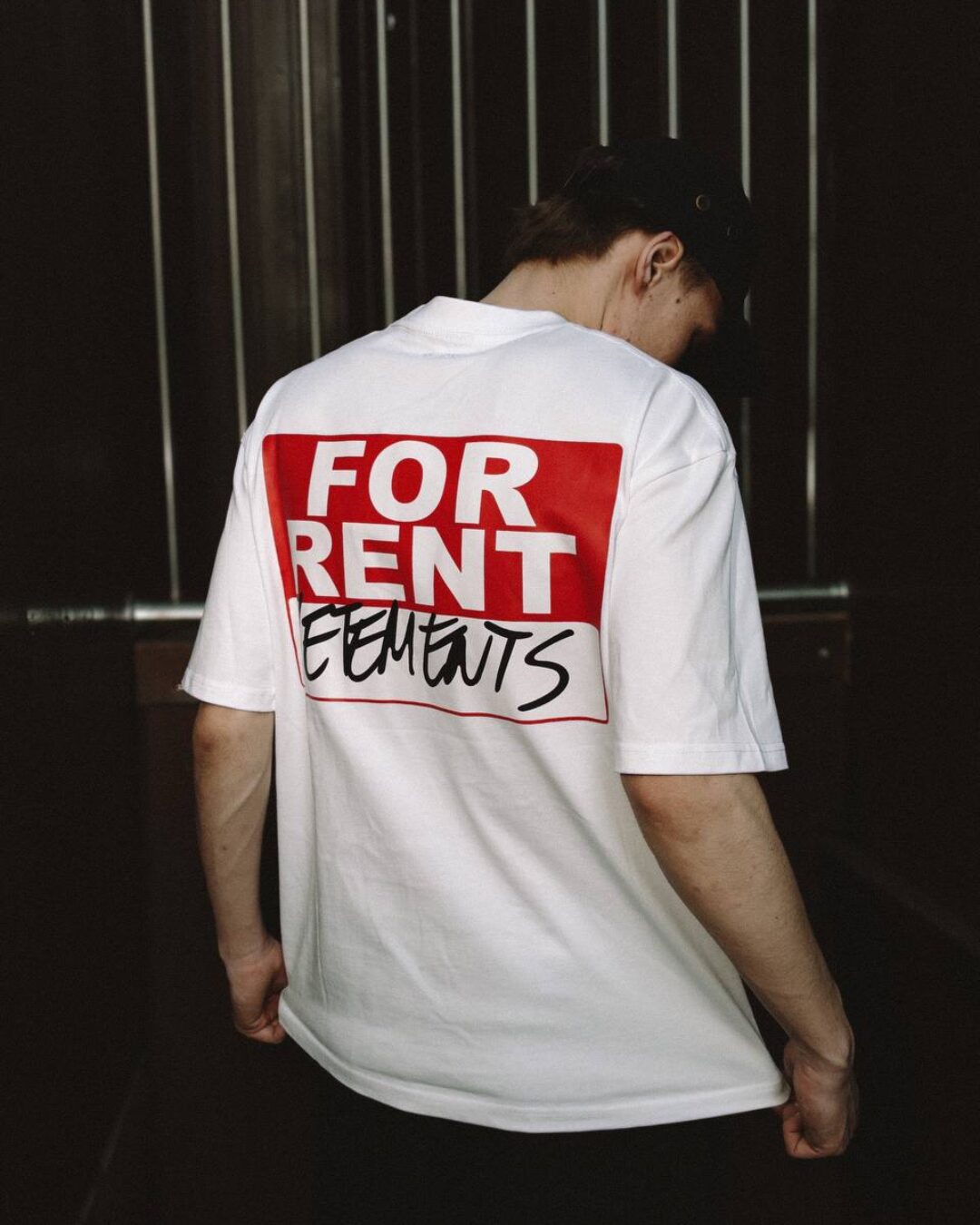 Футболка Vetements For Rent