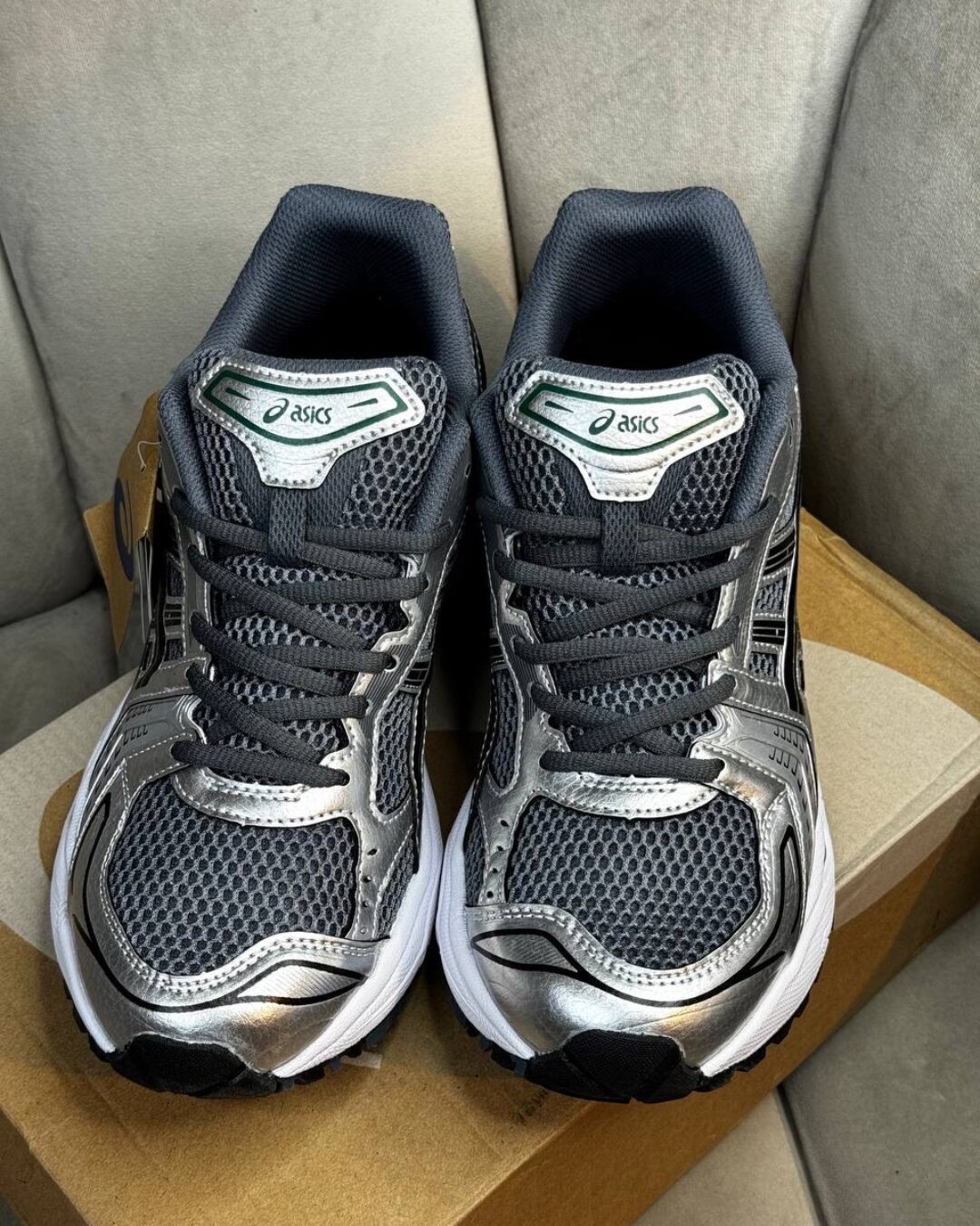 Кроссовки Asics