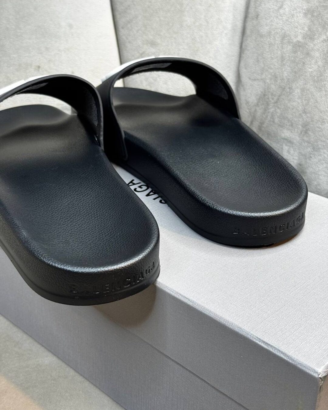 Тапки Balenciaga