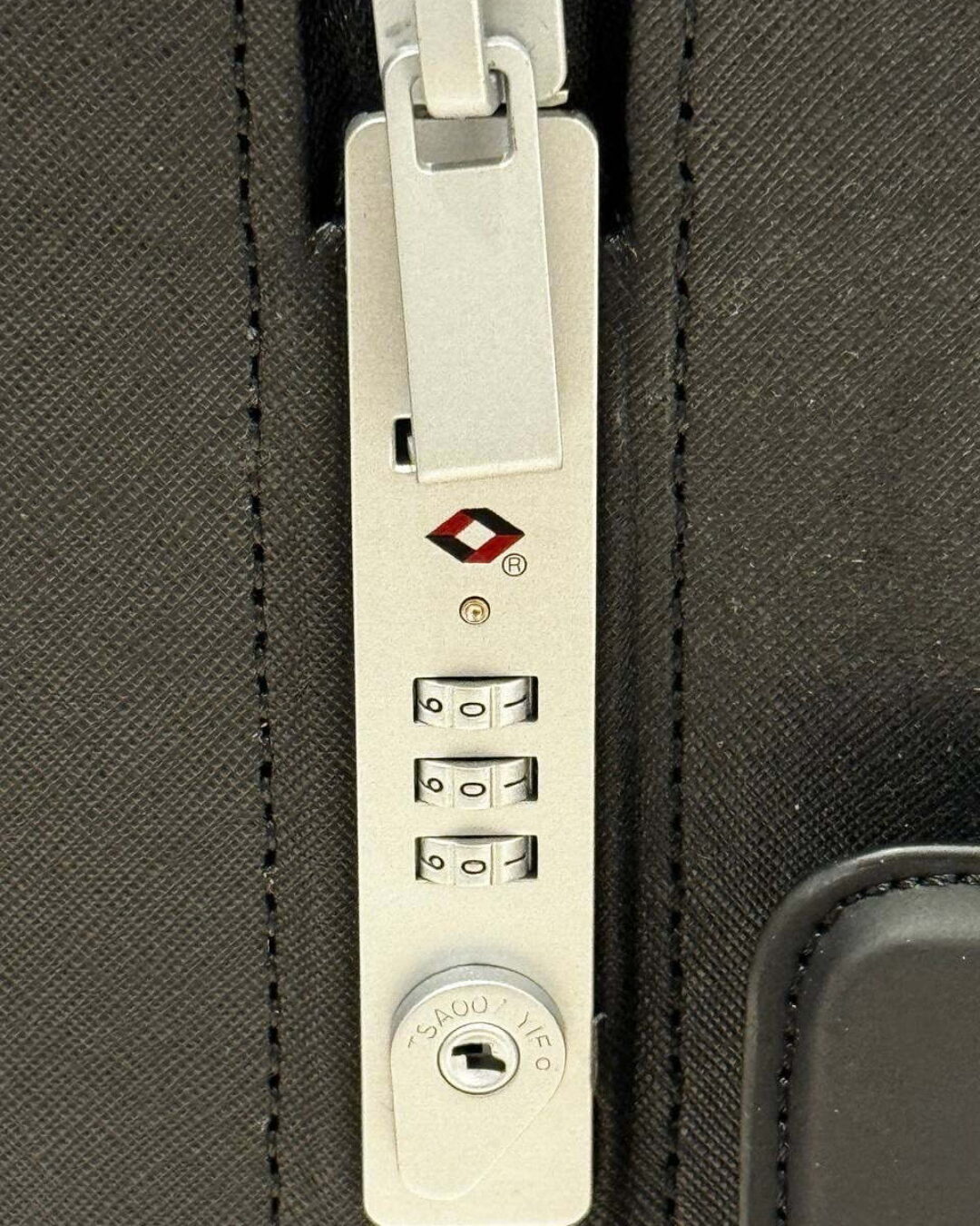 Чемодан Louis Vuitton