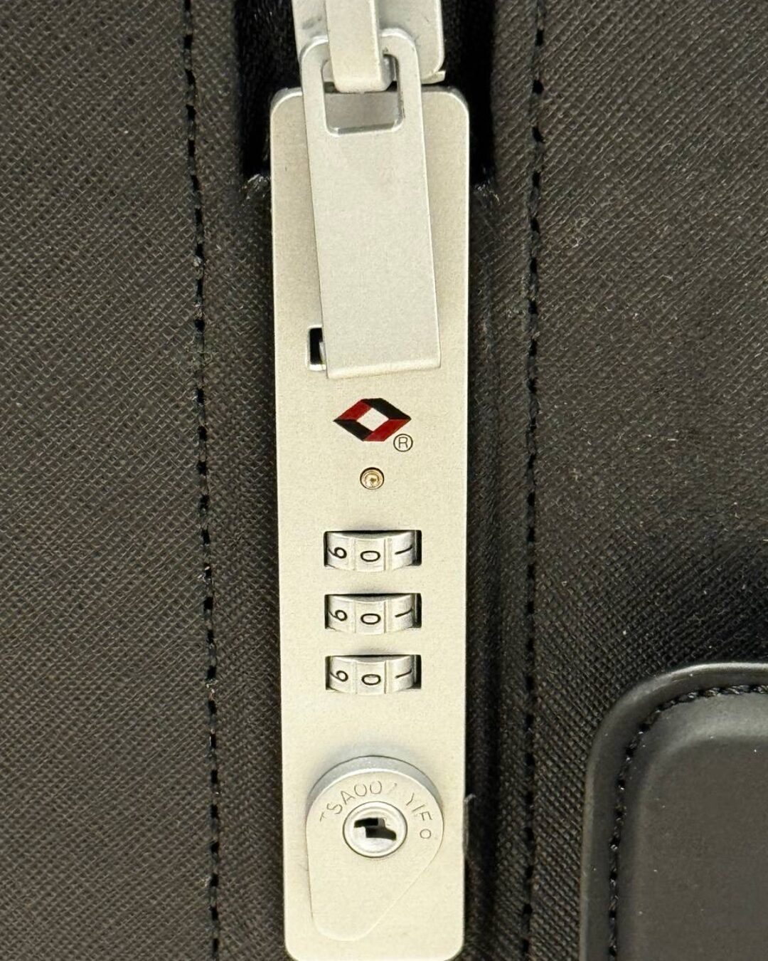 Чемодан Louis Vuitton