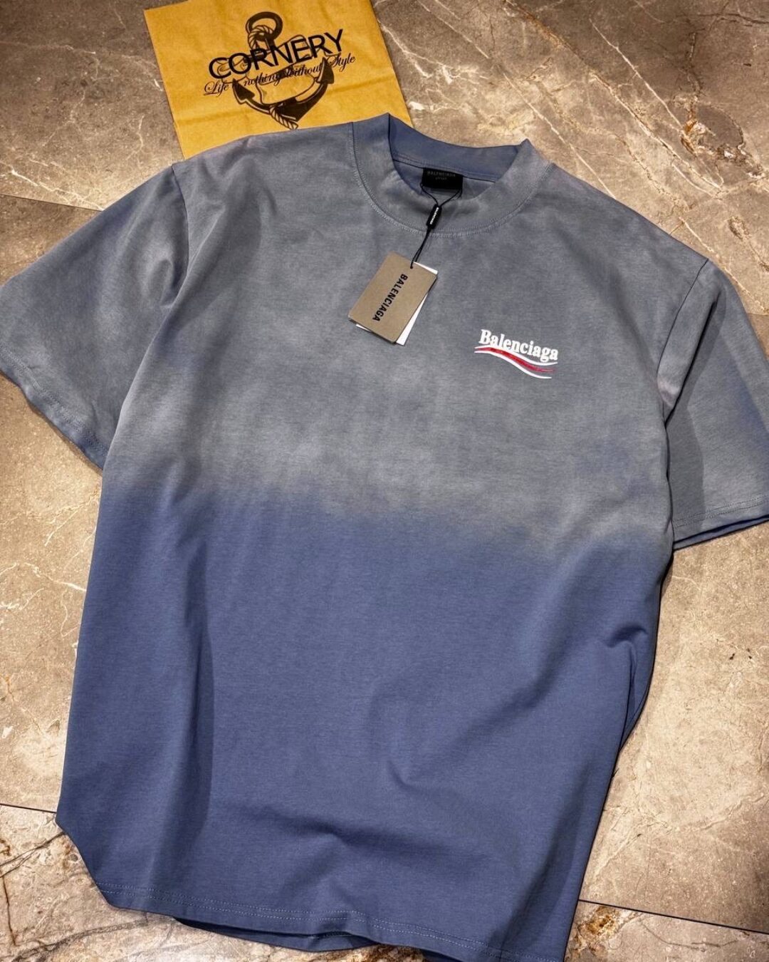 Футболка Balenciaga