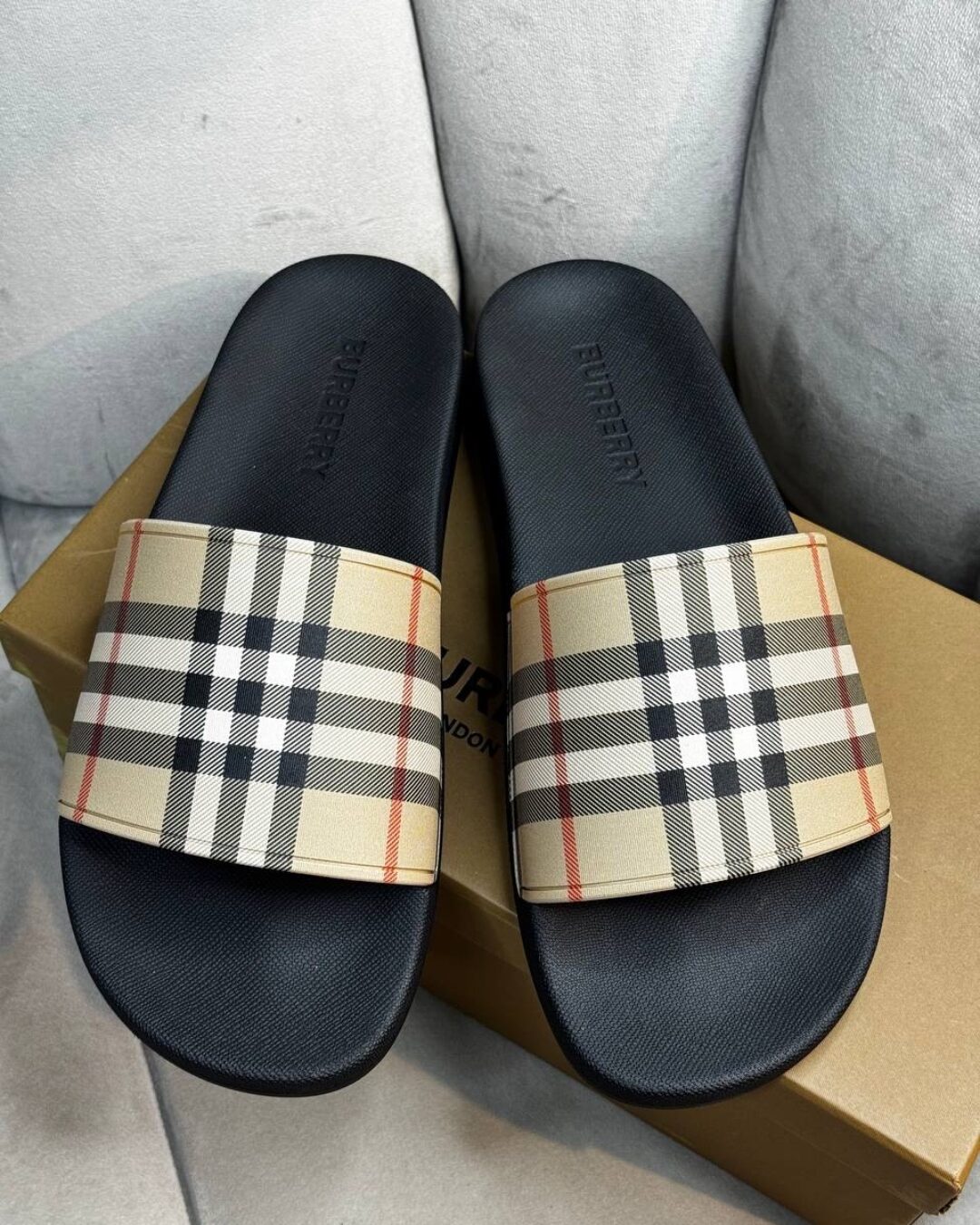 Тапки Burberry