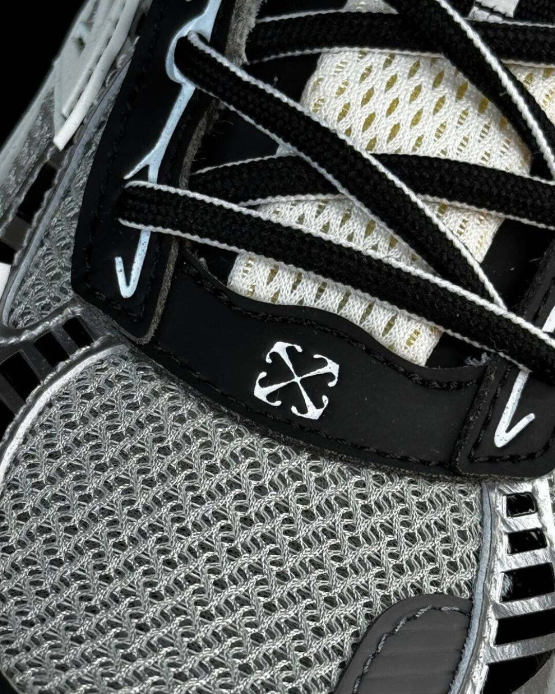 Кроссовки Off White