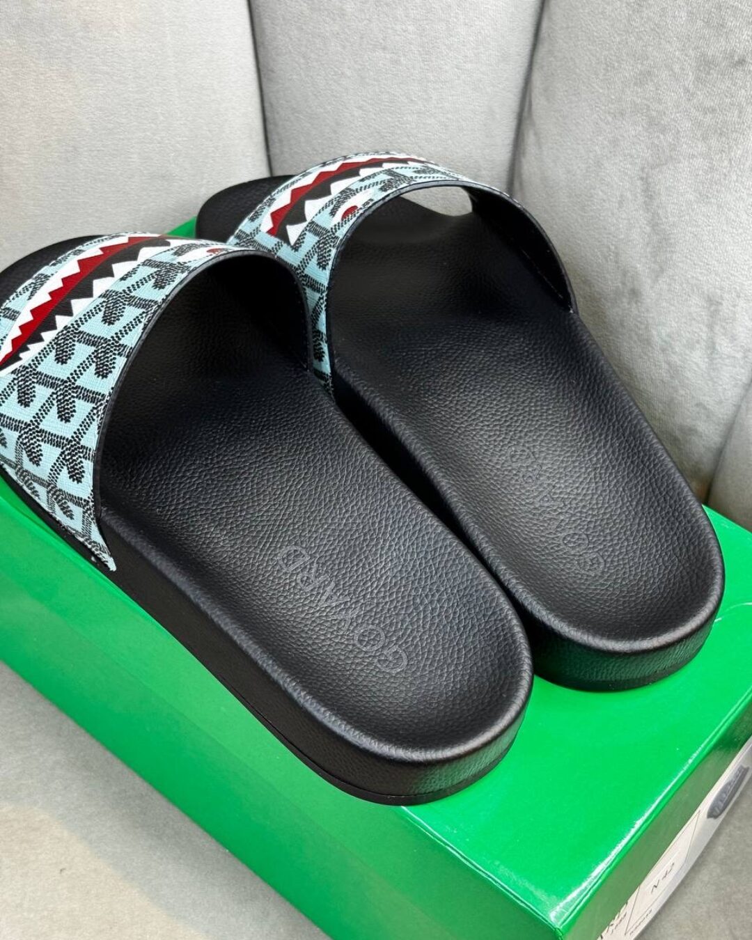 Тапки Goyard