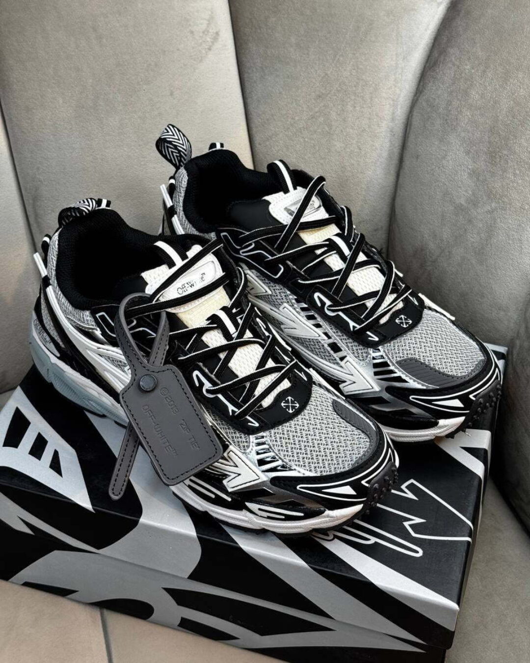 Кроссовки Off White