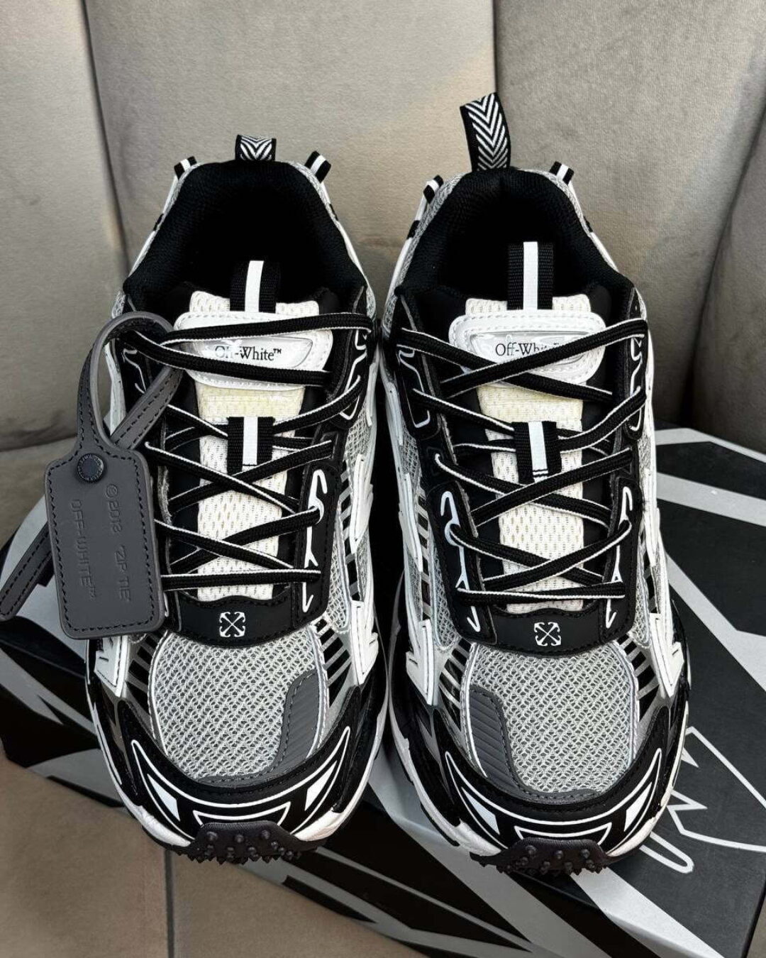 Кроссовки Off White