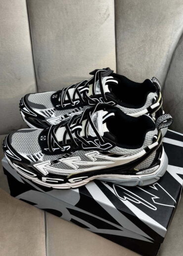 e9877db9-107e-4908-81c7-33ee1b02839e-1