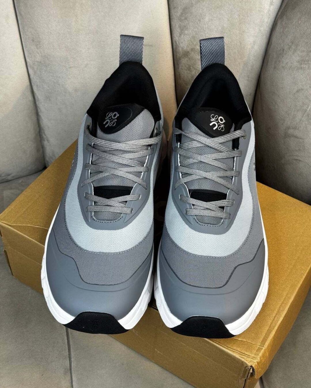 Кроссовки Loewe