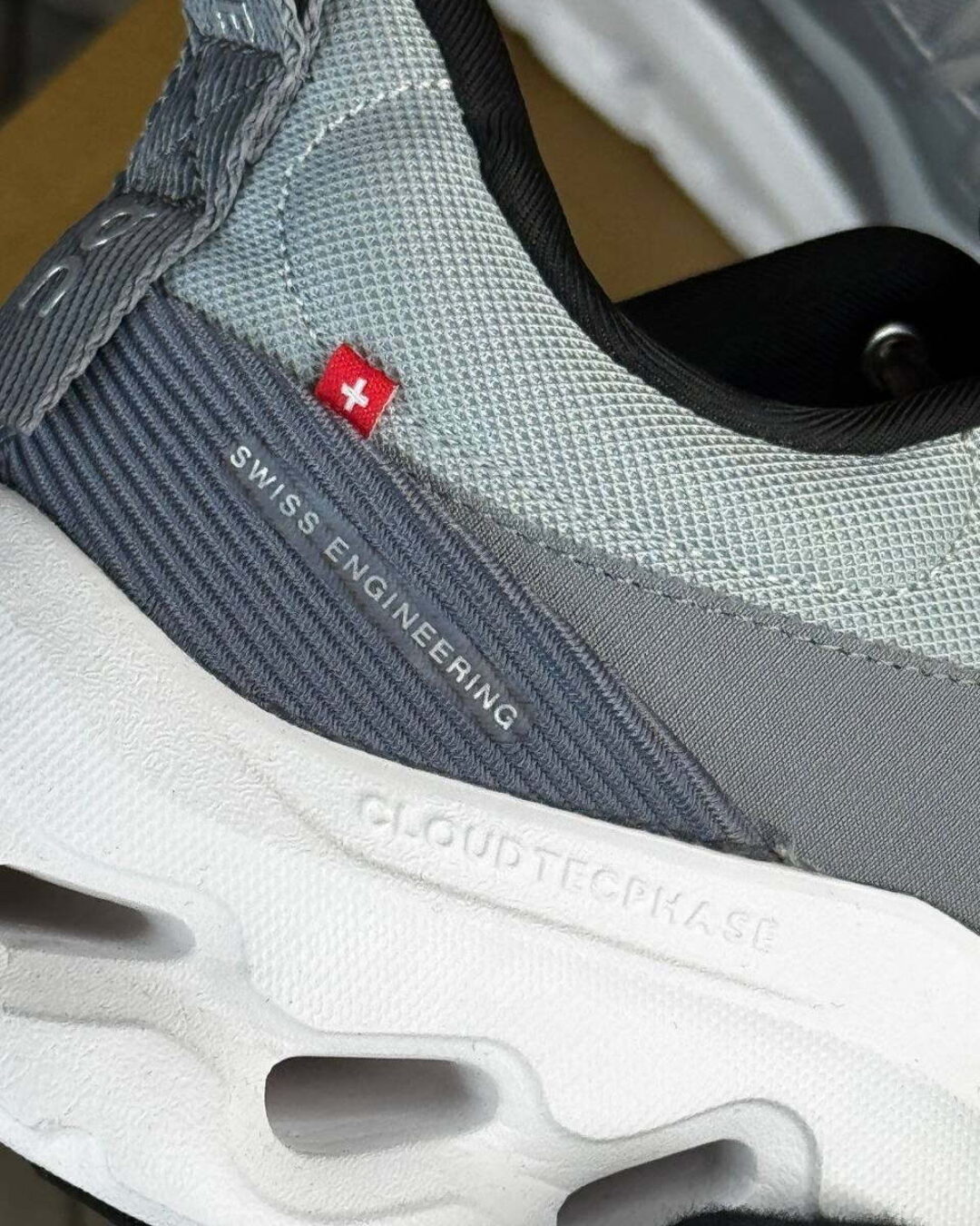 Кроссовки Loewe