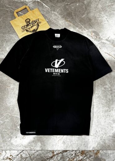Футболка Vetements