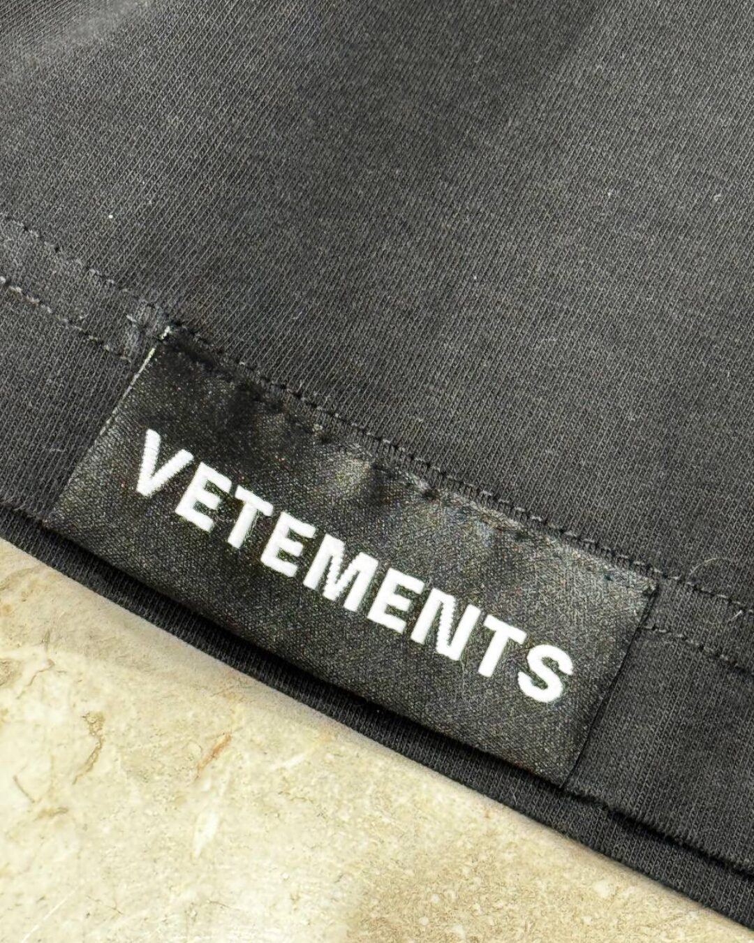 Футболка Vetements
