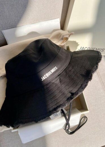 Панама Jacquemus