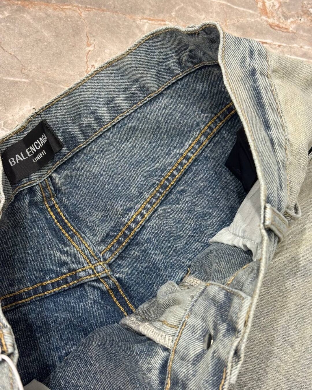 Джинсы Balenciaga