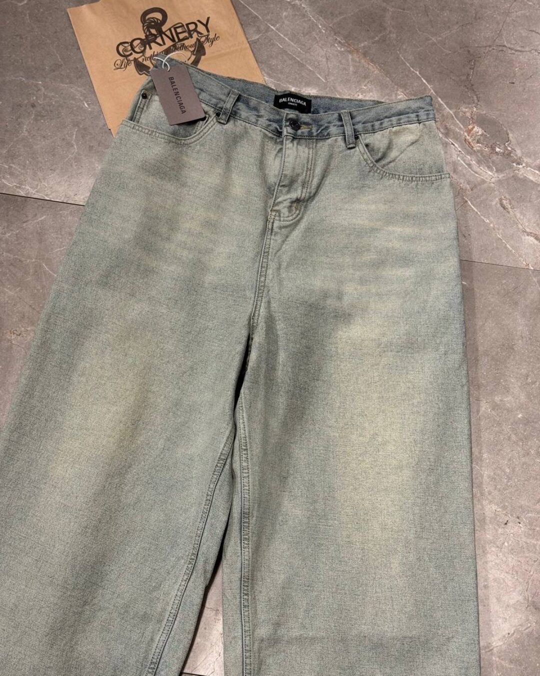 Джинсы Balenciaga