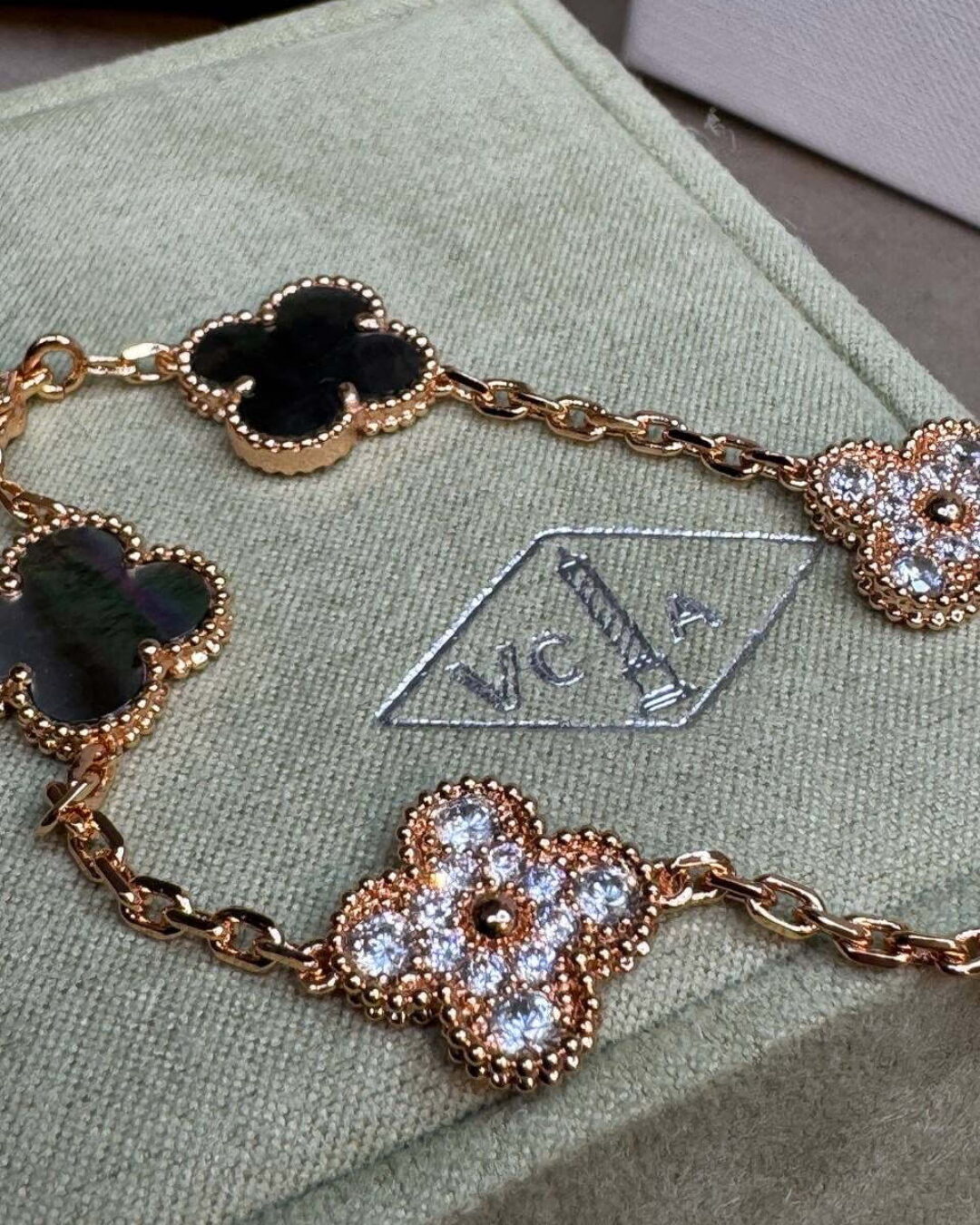 Браслет Van Cleef & Arpels Vintage Alhambra