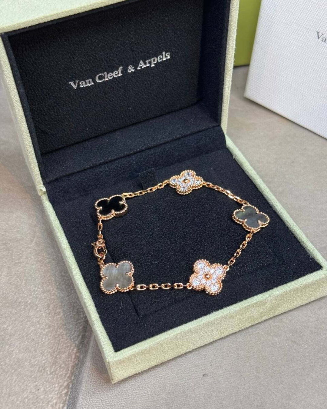 Браслет Van Cleef & Arpels Vintage Alhambra