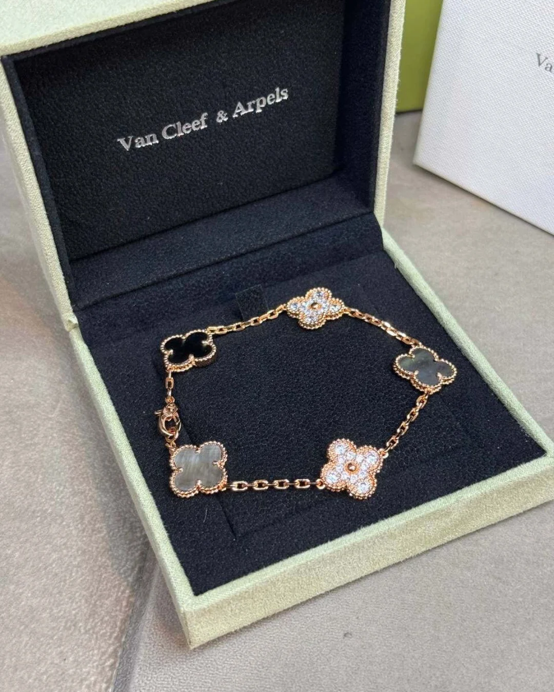 Браслет Van Cleef & Arpels Vintage Alhambra — фото 2